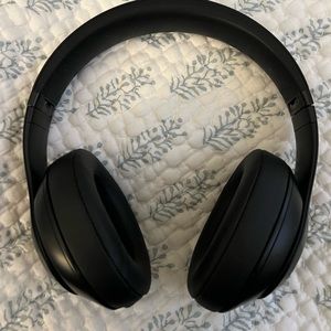 Beats by Dr. Dre Beats Studio³ Wireless Noise Cancelling Headphones Matte Black